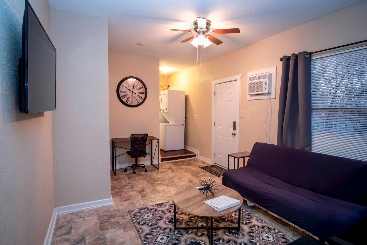 Cozy Downtown Guest House 2Br/1Ba Sleeps 8 سان أنطونيو المظهر الخارجي الصورة
