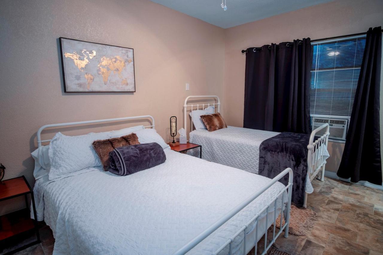 Cozy Downtown Guest House 2Br/1Ba Sleeps 8 سان أنطونيو المظهر الخارجي الصورة